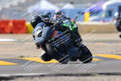 media/Oct-09-2022-SoCal Trackdays (Sun) [[95640aeeb6]]/Turn 2 (1110am)/